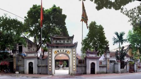 Du Xuân Nam Định: Đền Trần và Lễ hội Phù Giầy