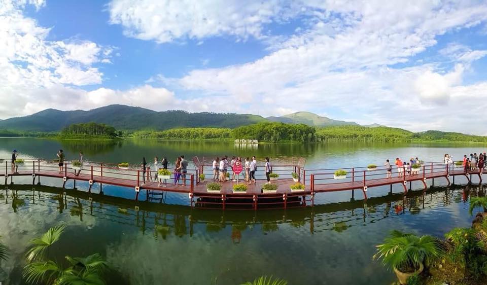 Vẻ đẹp mộng mơ của khu du lịch hồ Yên Trung